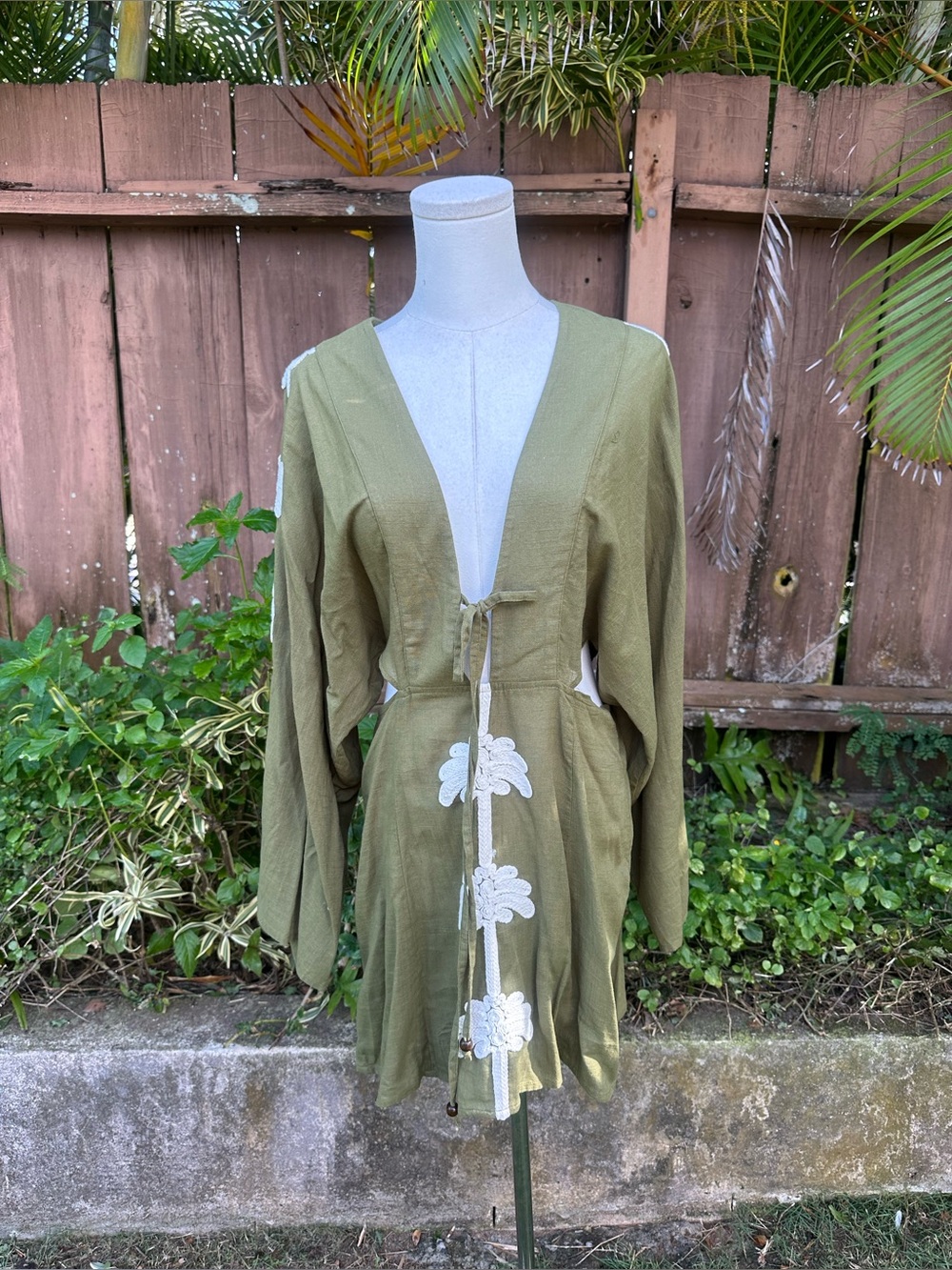 Anthropologie Celandine Embroidered Cut-Out Dress Size M/L NWT